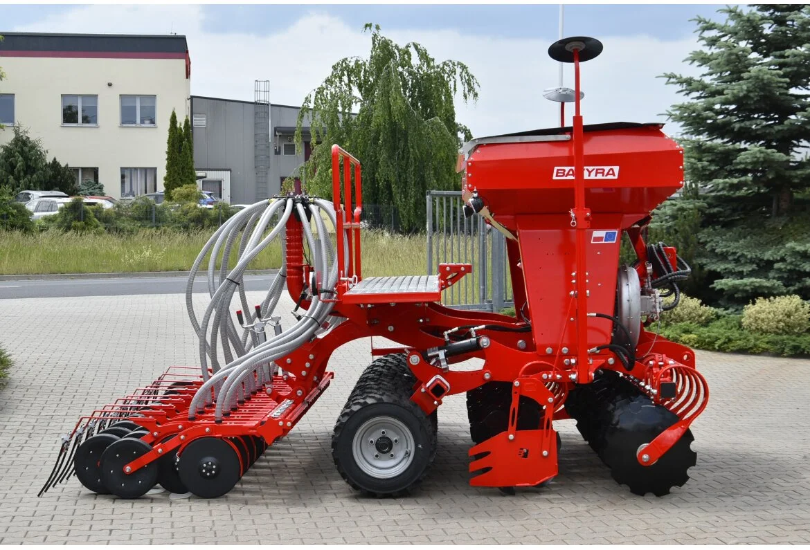 _NIK8964